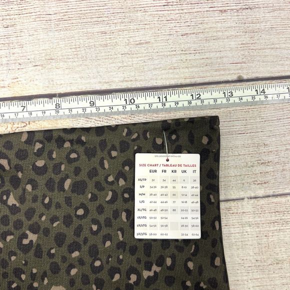 SPANX Look at Me Now Seamless Olive Green Leopard Print Leggings Size M NWT - Picture 9 of 11